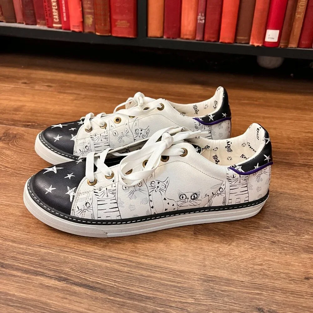 NWOT Goby Cat Lace Up White Black Sneakers Sz 42 (11.5)